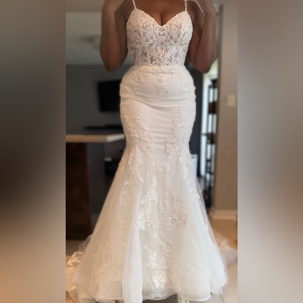 Stunning Wedding Dress New *Never Worn*